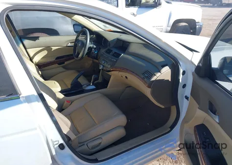 2010 Honda Accord 2.4 Ex-L z USA, uszkodzony, nr VIN 1HGCP2F88AA078637